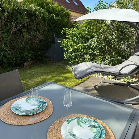 Maison Moderne Avec Jardin *